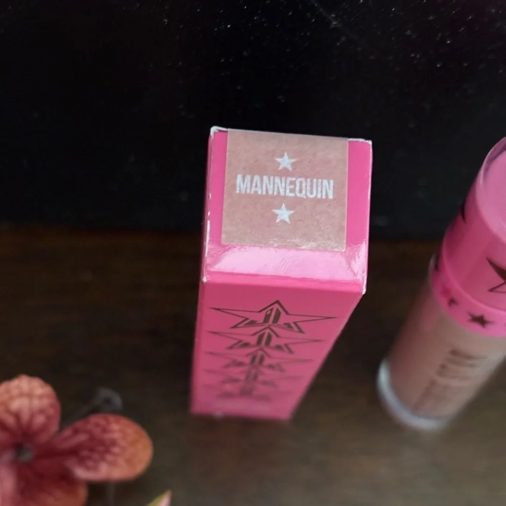NIB Jeffree Star Tan Lipstick Matte Velvety Finish Brand New
